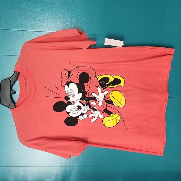 Disney Mickey and Minnie Kissing Raw Hem Tee - Picture 1 of 5